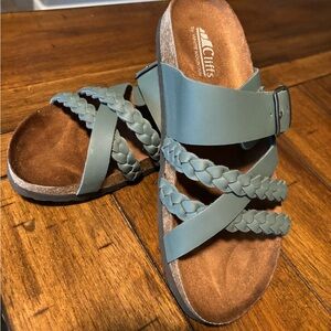 Brand New never worn Cliffs By White Mountain sandals.